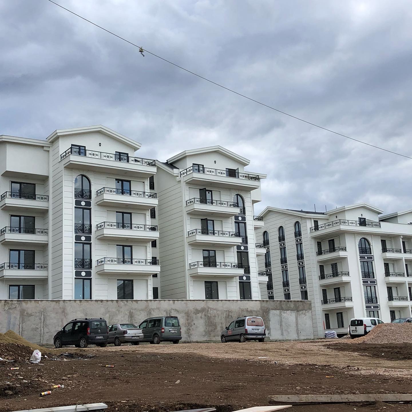 Akademik Elit Park Sitesi — dış cephe ve çevre düzenlemesi aşaması