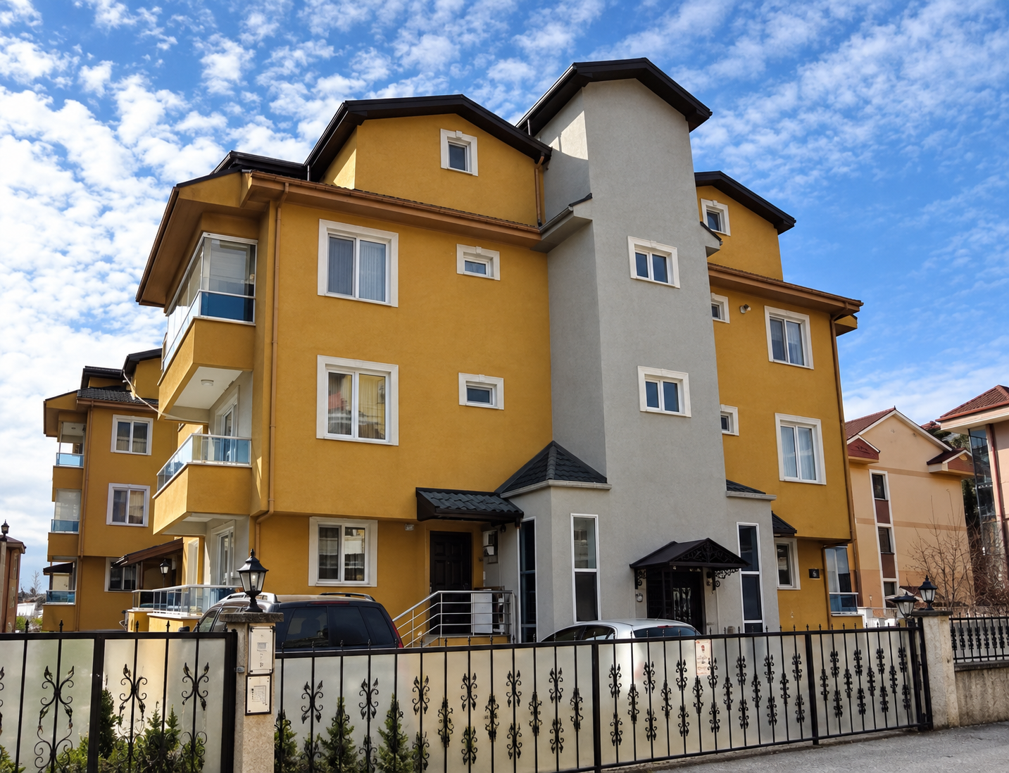 Özüm Sitesi — dış cephe görünümü